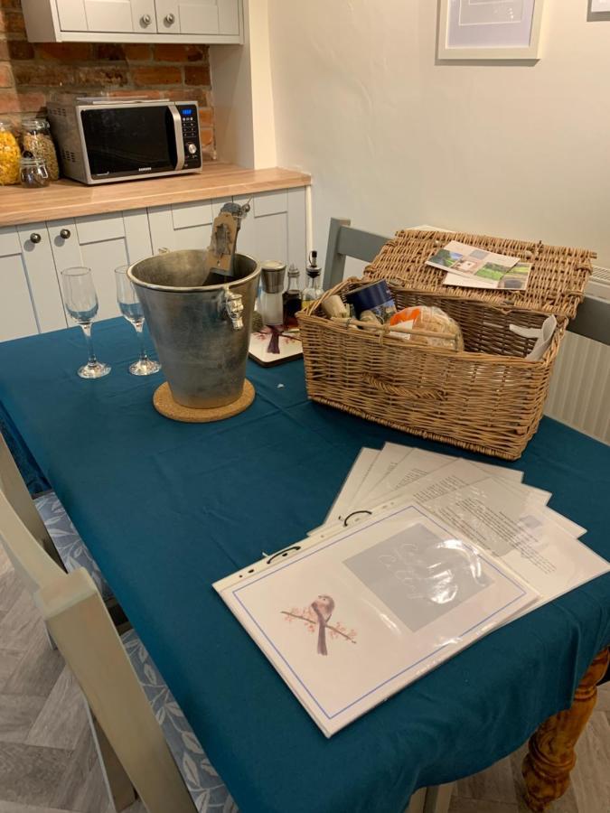 Cotswold Coombe Cottage Wotton-under-Edge Bagian luar foto