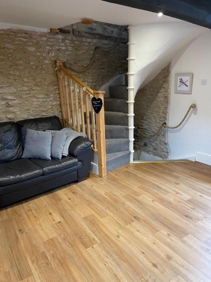 Cotswold Coombe Cottage Wotton-under-Edge Bagian luar foto