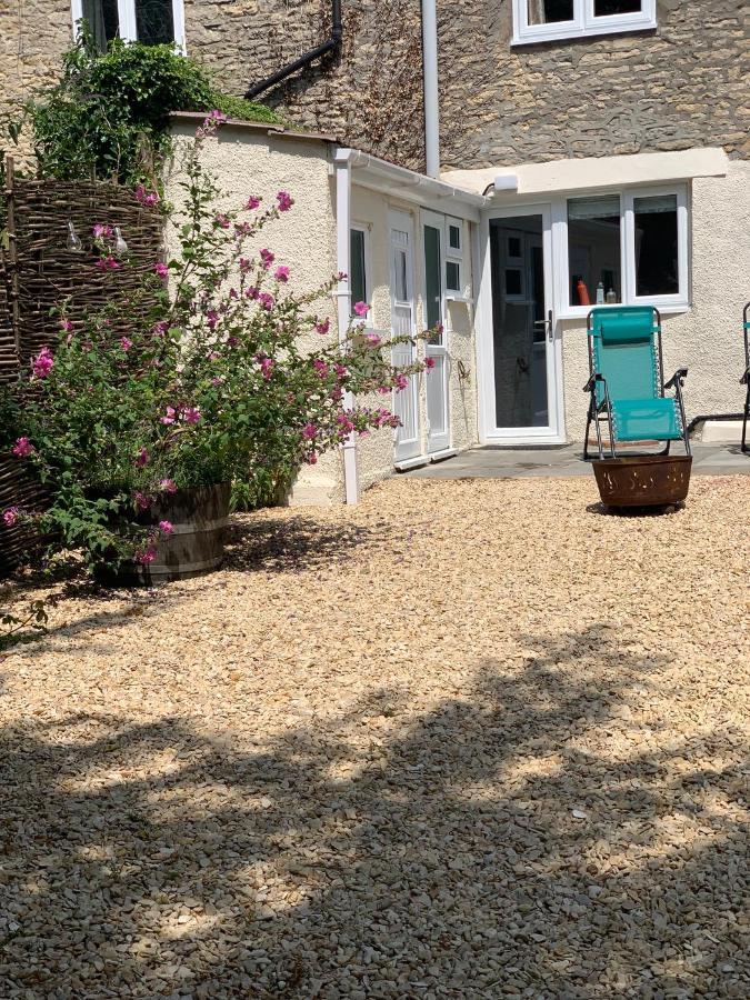 Cotswold Coombe Cottage Wotton-under-Edge Bagian luar foto